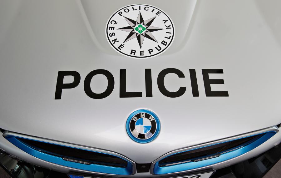Логотип BMW i8 Policie (I12) 2017 года  (фото 6 из 9)